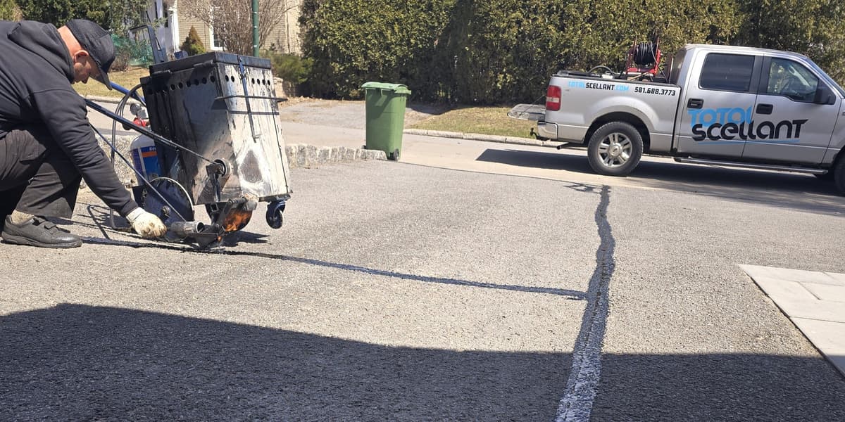 Réparation fissures asphalte Québec